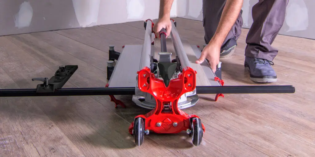 Tiling Toolbox – A List of the Tools You Will Need When Tiling Your Bathroom!